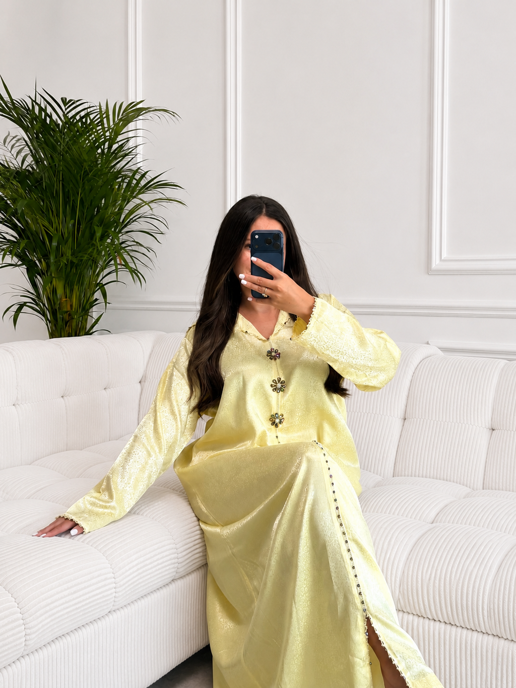 Jellaba jaune pâle satinée