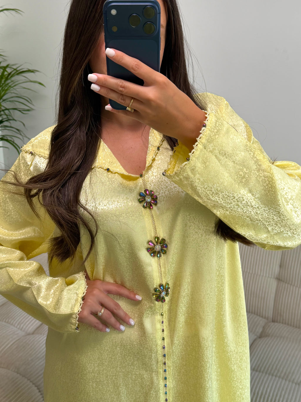 Jellaba jaune pâle satinée